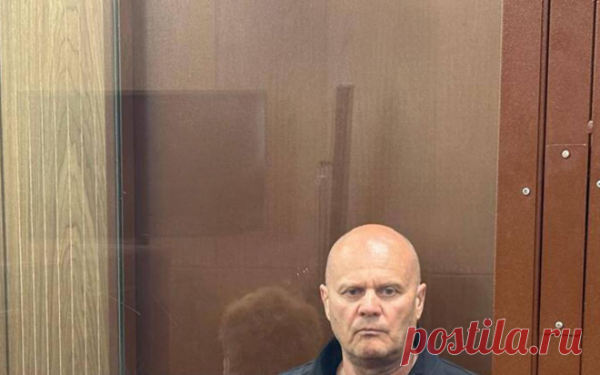 Суд арестовал мэра Красноярска по делу о взятке в ₽180 млн. Басманный районный суд Москвы заключил под стражу на два месяца мэра Красноярска Владислава Логинова по делу о взятке в 180 млн руб.