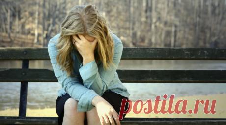 Учёные выяснили, в каком возрасте люди чувствуют себя особенно несчастными