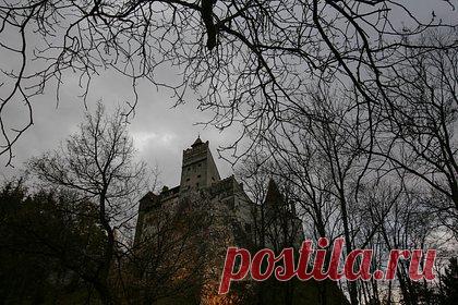 Турист отправился в одиночный поход по горам Румынии и пропал у замка Дракулы