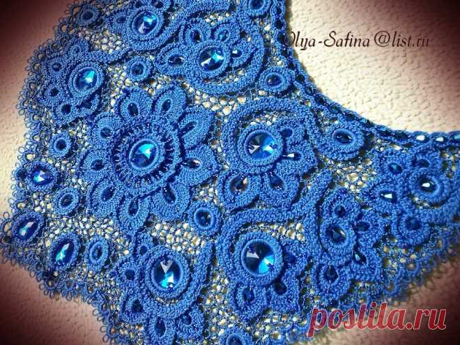 Воротник - жабо "Васильковый аромат" ...кружево ручной работы, бисер, стразы, бусины...Изделие выполнено по авторскому эскизу, который может быть составлен с учетом ваших пожеланий: ретро кружево, геометрические фигуры, симметрия, растительная композиция, море, абстракция и т.д.