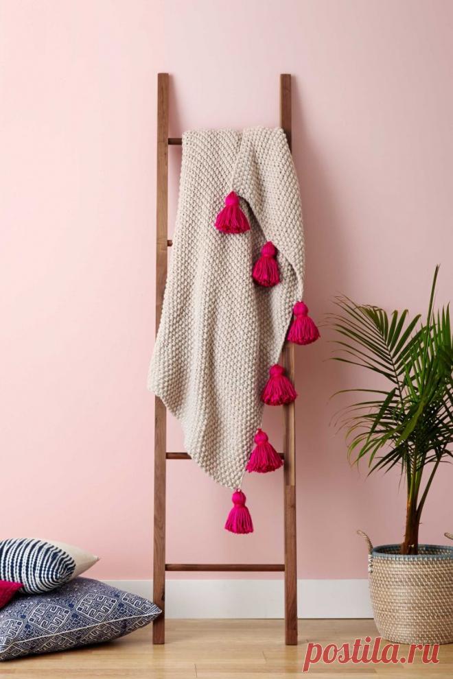 How to Make a DIY Tassel Throw Blanket
