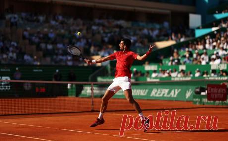 Джокович проиграл в полуфинале «Мастерса» в Монте-Карло. Первая ракетка мира впервые в карьере проиграл норвежцу Касперу Рууду, который занимает 10-е место в рейтинге ATP. В финале Рууд встретится с греком Стефаносом Циципасом