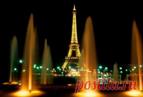 все знаменитые достопримечательности
французской столицы, эйфелева башня,
Лувр, Нотр-Дам де Пари, Пантеон, Музей
Орсей и многое другое есть возможность масштабировать изображение