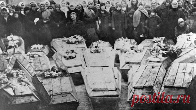 ФСБ рассекретила данные о расправе над членами "Молодой гвардии" в 1943 году. Федеральная служба безопасности (ФСБ) России решила обнародовать копии протоколов допросов немецких жандармов, расправившихся над участниками комсомольской организации "Молодая гвардия" в Краснодоне. Об этом сообщает ТАСС. В ...