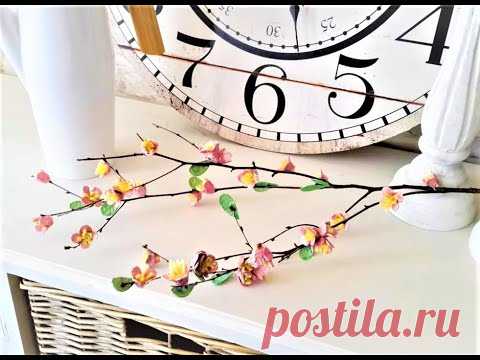 ЦВЕТУЩАЯ ВЕТКА ИЗ ЯИЧНЫХ ЛОТКОВ...FLOWING BRANCH OF EGG TRAYS ...