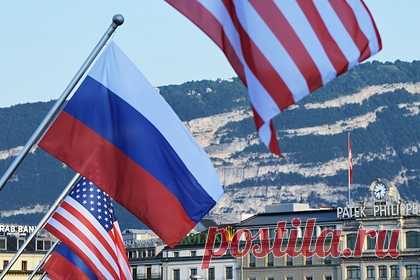 В США заявили о попавшем в ловушку из-за России Западе. Обозреватель американского издания National Interest Николас Гвоздев рассказал о ловушке, в которую попал Запад из-за России. По его словам, одной из характерных черт внешней политики президента США Джо Байдена является стремление сформировать коалицию против набирающего мощь Китая.