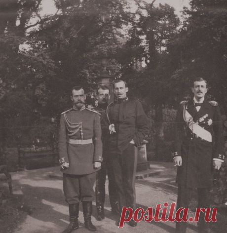 Император Николай II, Великий Князь Борис Владимирович, принц Николай Греческий и Датский, Великий Князь Кирилл Владимирович. Германия, Гессен, Вольфсгартен, 1899 / История цивилизаций!