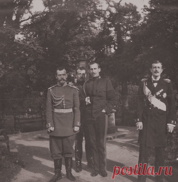Император Николай II, Великий Князь Борис Владимирович, принц Николай Греческий и Датский, Великий Князь Кирилл Владимирович. Германия, Гессен, Вольфсгартен, 1899 / История цивилизаций!