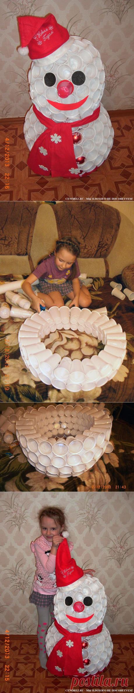 Поделка к Новому году: снеговик из пластиковых стаканчиков / Малютка