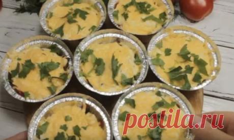 Заливаем мясо и овощи соусом: ужин на всех на скорую руку