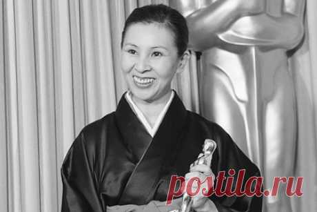 Умерла работавшая с Куросавой лауреатка «Оскара». Работавшая с культовым режиссером Акирой Куросавой дизайнер костюмов Эми Вада, лауреатка премии «Оскар», умерла в Японии. Причина и подробности смерти не раскрываются. Скончавшейся было 84 года. Эми Вада родилась в 1937 году в Киото. Дизайном костюмов она начала заниматься в возрасте 20 лет.