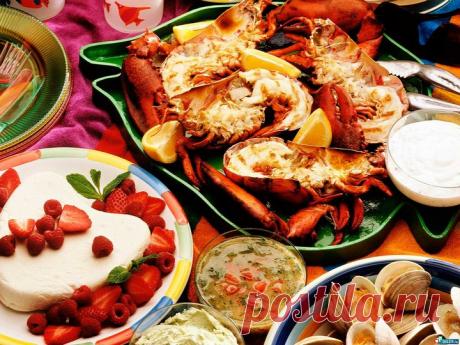 Кулинарные шедевры Испании
Самые знаменитые блюда испанской кухни – тортилья, гаспачо, паэлья. Что это за блюда? Можно попытаться объяснить таким образом: тортилья – это такой омлет с картофелем, гаспачо – томатный суп, паэлья…