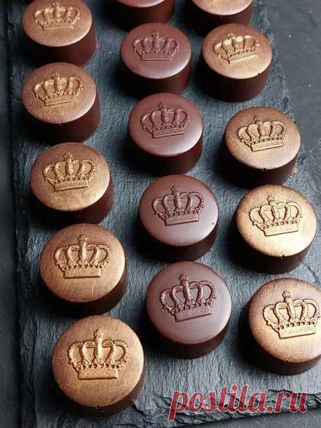 Chocolate World Форма для конфет, 1 шт купить на OZON по низкой цене (376062457)