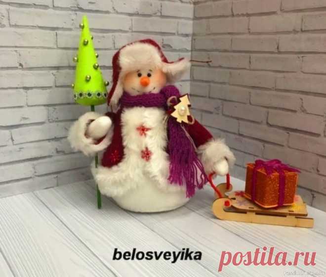 Снеговик с елочкой и санками. МК | Новогодний декор Новый год не за горами.Решила начать подготовку заранее. Нашла на просторов инета видео мк.Ссылку на видео мк прилагаю  
Сшила снеговика, рост 20см.Выкройку рисовала сама,глядя на экран,её покажу на фото.Хочу рассказать, что выкройки делать просто.Какого  вы хотите...