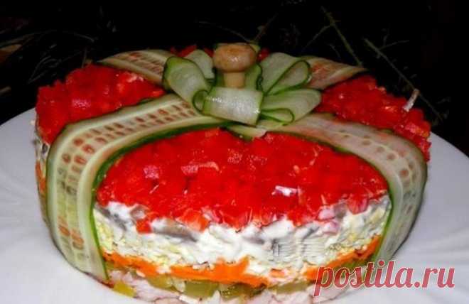 Салат "Подарок" украсит ваш праздничный стол | Четыре вкуса