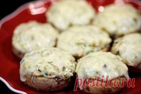 Шампиньоны с курицей и сыром