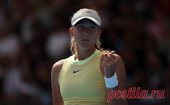 «Одаренные». Две дебютантки из России вышли в 1/8 финала Australian Open. Две российские дебютантки Australian Open Мирра Андреева и Мария Тимофеева пробились в 1/8 финала турнира. Что говорят об успехе молодого поколения российских теннисисток — в подборке «РБК Спорт»