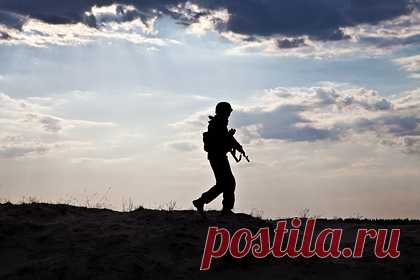 Учения боевой группы НАТО начались в Эстонии. На Центральном полигоне Сил обороны Эстонии начались ежегодные военные учения НАТО Winter Camp. В маневрах примут участия войска альянса из Эстонии, Великобритании и Франции. Одной из основных задач учений станет отработка постоянной координации действий между сухопутными и воздушными силами.