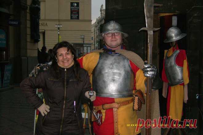 Прогулки по Праге на общественном транспорте и пешком без проф.экскурсий, но с рассказами, показами, фотосессией, переводами и ответами на все вопросы - 20 евро/час с чел. либо 100 евро/день за компанию от 2 человек: встреча и проводы к Вам в отель, квитанция об оплате перед выездом на прогулку.