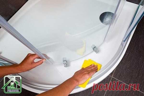 Уход за акриловой ванной 

Акриловые ванны изготовлены из полимерного пластика и по сравнению с традиционными чугунными ваннами обладают рядом преимуществ и требуют особого ухода. Чем мыть акриловую ванну и какие чистящие вещества подходят для гладкого покрытия - давайте выясним.

Чем чистить акриловую ванну, при разных степенях загрязнения:   

Малая степень загрязнение - отмоет обычное мыло или средство для мытья посуды, такой уход за акриловой ванной самый щадящий и про...