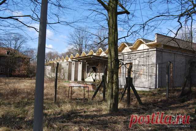 843-й Гвардейский орденов Кутузова и А.Невского САП - в/ч пп 58390
Магазин. С лева офицерская столовая