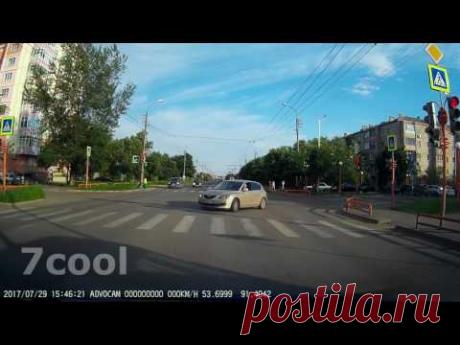 Бессмертная водительница в которую чуть не впехнулись - YouTube