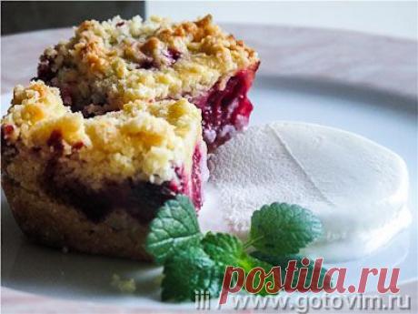 Вишневый пирог с крамбловой крошкой.