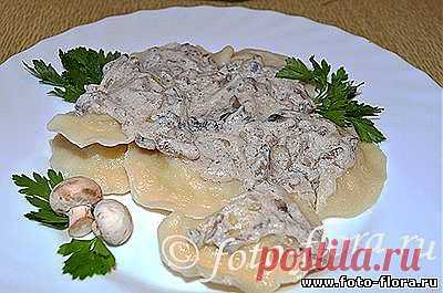 Вареники с картошкой и грибным соусом - невообразимо вкусно! Наш рецепт с фото расскажет и покажет все тайны приготвления