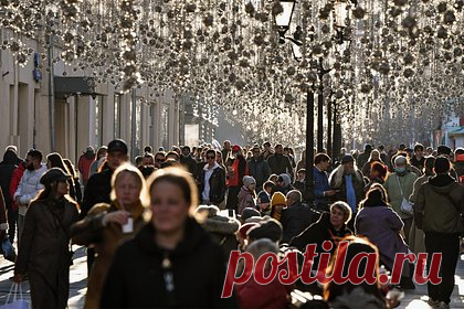 Россиянам подсказали способ сохранять рациональность в стрессовое время. Психотерапевт Александра Толоконина посоветовала перекрывать все источники информации, если стресса от новостей в жизни становится слишком много. Причем, по ее словам, это касается не только телевидения и интернета, но общения с токсичными людьми. Она также порекомендовала не поддаваться панике.