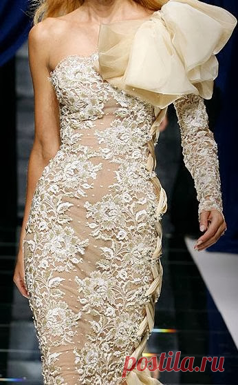 LUXURIA: Romantic Lace
