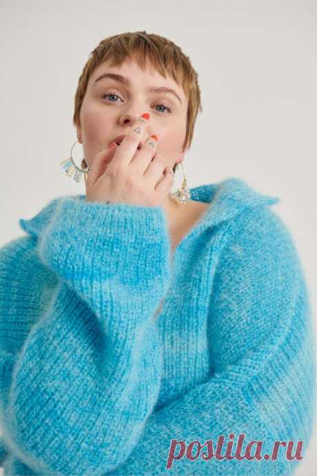 Вдохновляемся и вяжем: коллекция вязаных plus size-изделий от Lana Grossa с описаниями  💗
В последние годы дизайнеры все чаще предлагают моделям одежды для plus size выглядеть не менее эффектно, чем их худышкам.
А на днях мы писали о коллекции вязаной одежды для полных (ссылка на пост есть выше в ленте), вдохновленной «Кармен» Жоржа Бизе.
Еще интереснее посмотреть на то, что предлагают немецкие дизайнеры.
Мы покажем вам подборку из 12 моделей, и, конечно же, описания к ним.
Начнем с нижнего бе…
