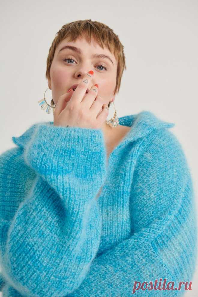Вдохновляемся и вяжем: коллекция вязаных plus size-изделий от Lana Grossa с описаниями  💗
В последние годы дизайнеры все чаще предлагают моделям одежды для plus size выглядеть не менее эффектно, чем их худышкам.
А на днях мы писали о коллекции вязаной одежды для полных (ссылка на пост есть выше в ленте), вдохновленной «Кармен» Жоржа Бизе.
Еще интереснее посмотреть на то, что предлагают немецкие дизайнеры.
Мы покажем вам подборку из 12 моделей, и, конечно же, описания к ним.
Начнем с нижнего бе…