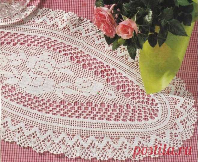 Красивая салфетка - украшение для стола