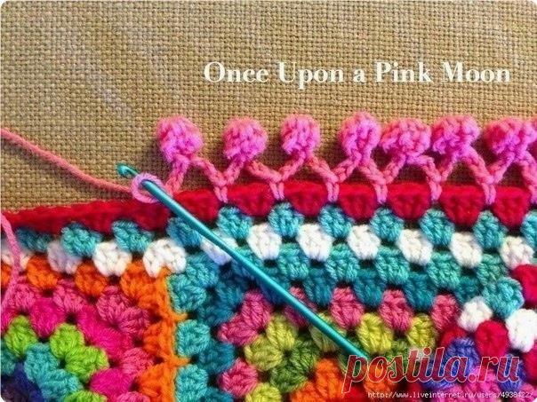 Oбвязкa кpaя издeлия пoмпoнaми с пoмoщью кpючкa