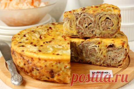 Мясной пирог Ленивец в мультиварке Вкусный, сытный пирог из тонких лавашей и мясного фарша с интригующим названием “Ленивец” можно приготовить как в духовке, так и в мультиварке. В последнем случае пирог получается превосходно, просто-таки отлично пропекается, идеально держит форму и имеет красивый спиралевидный разрез! Название “Ленивец” говорит само за себя- тесто для пирога готовить не нужно (вместо него используются готовые лаваши), к тому же с нашей стороны потребуютс...