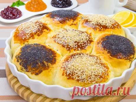 Булочки «Ромашка» с маком и кунжутом