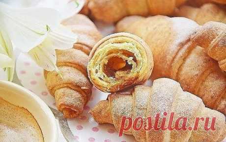 Рогалики с повидлом.