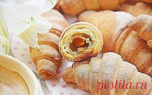 Рогалики с повидлом.