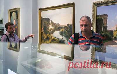 РГО запустило проект "100 достоверных фактов о Новороссии" в школах и музеях. Уже отсканировано более 2 тыс. уникальных карт, а также книг и архивных материалов
