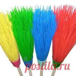 Магия веников и метелок. Я думаю мало, кто задумывался, что обычная уборка в квартире может представлять собой магическое действие, и, беря в руки обычный веник, вы можете привлечь в свою жизнь успех и богатство, а также можете навлечь на свою семью болезни и беды. Если обратиться к славянской мифологии, то веник и метла считались нечистыми, опасными предметами, колдуны и ведьмы использовали эти предметы в магических обрядах, но в тоже время все знали, что метла или веник могут служить