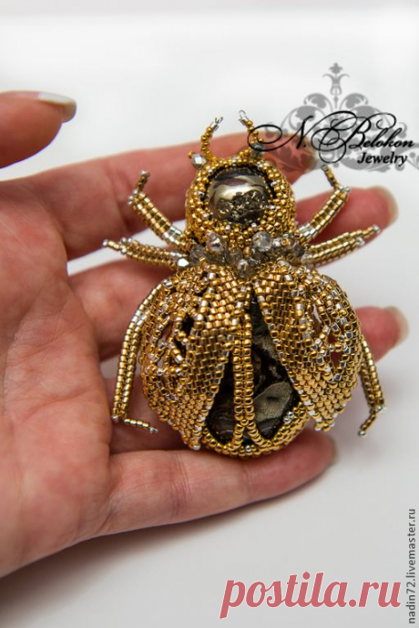 (8) Золотой жук. Брошь. Только золотой и серебряный бисер. Handmade. - Golden Beetle. Brooch. Only gold and silver beads. Handmade.