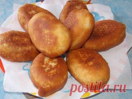 Тесто для Пирожков  "Бабушкин секрет"🥨Всегда удачное Пирожковое Тесто!

 Пироги получаются пышные, сдобные, очень мягкие, воздушные
 3 столовые ложки муки
 3 столовые ложки масла подсолнечного
 1 столовая ложка сахара
 1 чайная ложка соли