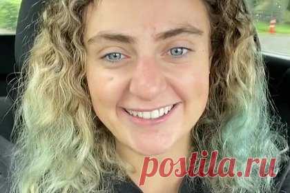 Студентка захотела подстричь челку и осталась с внешностью Фродо Бэггинса. Студентка-эколог Энни Макэлвин из Новой Зеландии осталась с внешностью Фродо Бэггинса после похода в парикмахерскую. В начале видео девушка показала, как выглядела перед походом в салон. Так, она предстала перед камерой, сидя в машине с распущенными локонами. Затем юзерша продемонстрировала свое преображение.