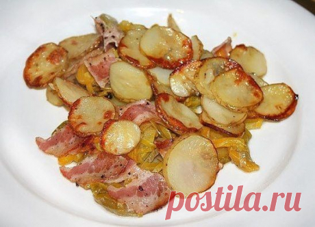 Картофель с беконом и кабачками