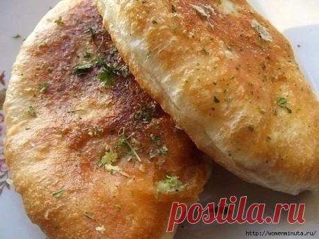 Жаренные пирожки с картошкой.