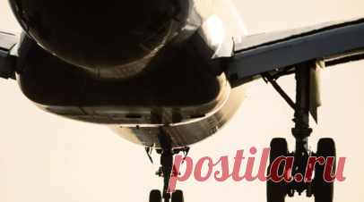 Самолёт в аэропорту Камчатского края съехал со взлётно-посадочной полосы. Самолёт Як-40, выполнявший санитарный рейс из Петропавловска-Камчатского, во время посадки в аэропорту Оссора выкатился за пределы взлётно-посадочной полосы. Об этом сообщила Дальневосточная транспортная прокуратура. Читать далее