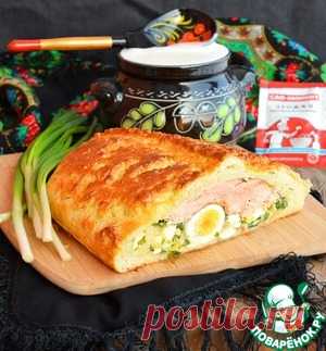 Кулебяка с горбушей, луком и яйцом - кулинарный рецепт