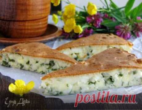 Нежный пирог с яйцами и зеленым луком.