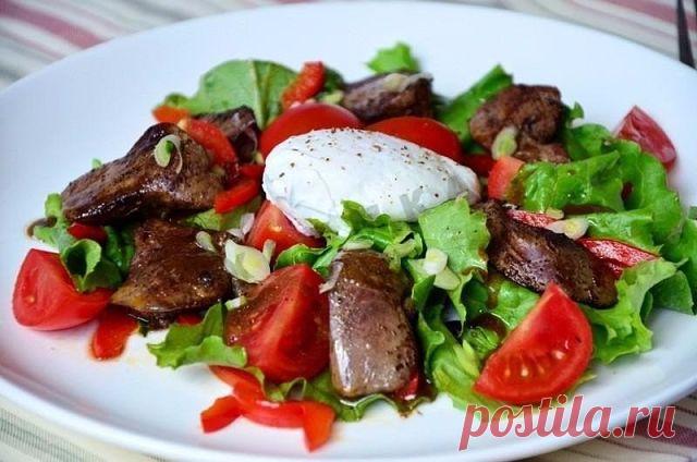 САЛАТИКИ К НОВОМУ 2017 ГОДУ: ТОП-10 ЛУЧШИХ ИДЕЙ 
Самые сытные и простые идеи