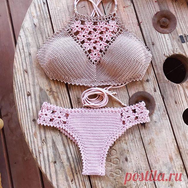 Flower Power!!! Crochet pattern for Coralia top and brazilianbottom in my Etsy shop (link in bio) and capitanauncino.com☀️☀️ . Bikini de Coralia patron de ganchillo en español en mi tienda de Etsy (link en bio) y capitanauncino.com . . . . . . . #crochet #top #summerclothing #crochetbralette #crochettop #crochetbeachwear #crochetersofinstagram #crochetpattern #crochetaddict #crochetlove #pink #bralette #handmade #brazilianbikini #beachwear #bohemianstyle #s...
